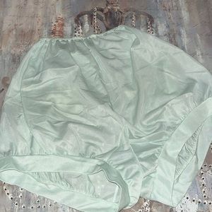 💄 👄 💄• Munsingwear x Ultra Femme Vibes •👄💄👄